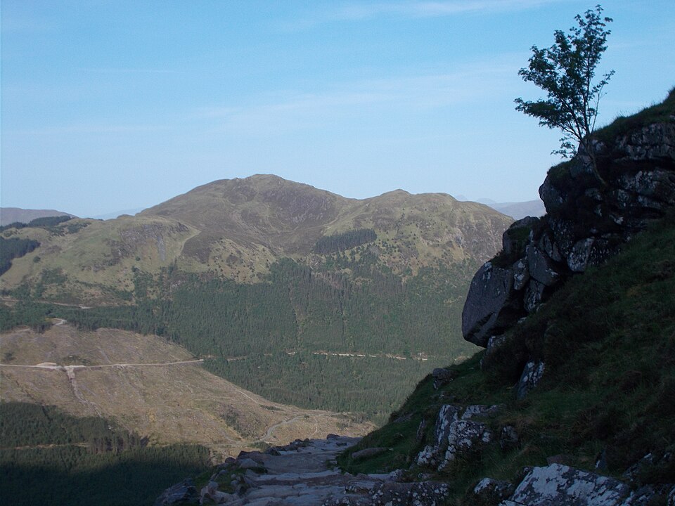 Beinn Riabhach in sunlight across Glen Nevis - geograph.org.uk