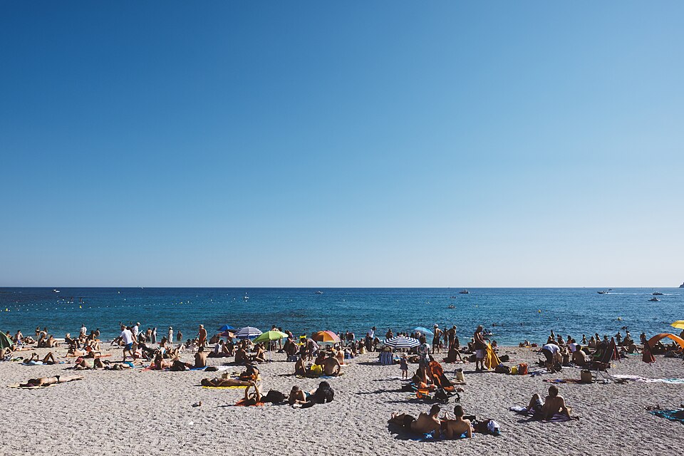 Vacationers on a Cassis beach