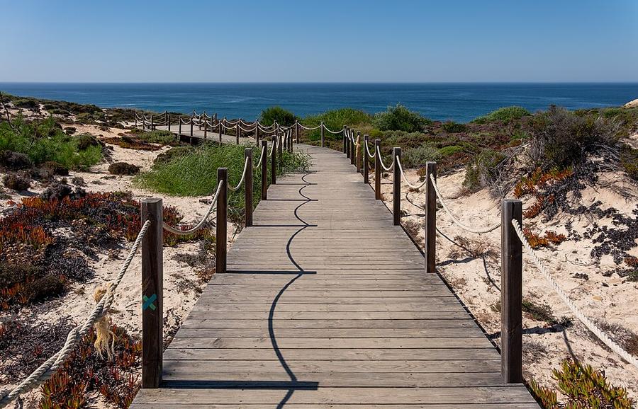 Access to Baía da Arquinha Beach, Fishermen's Trail, Zambujeira do Mar, Portugal julesvernex