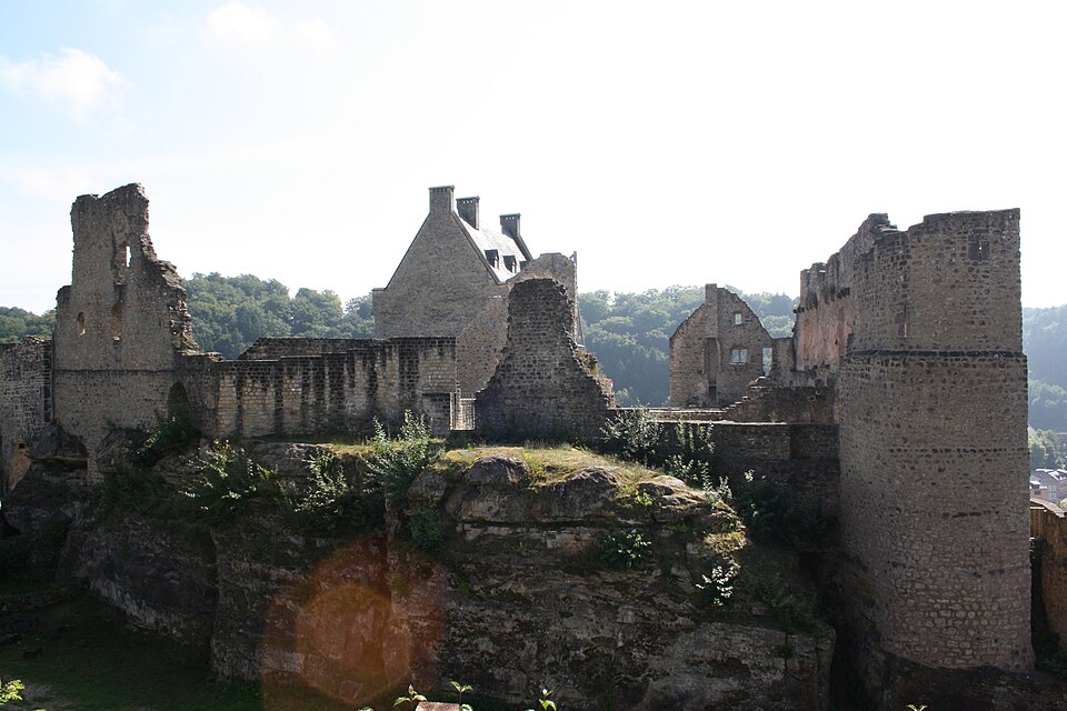 Château de Larochette - panoramio